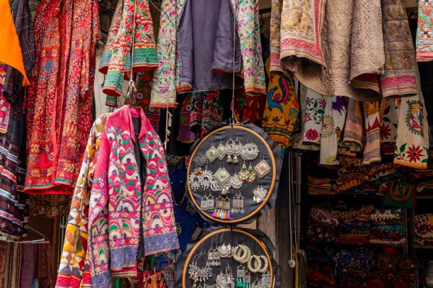 The most fabulous state in India not only offers breathtaking tourist attraction but is also famous for its shopping activities. Popularly called the 'Treasure trove of Indian handicrafts', the state offers perfect shopping opportunity. The handicrafts and arts of the land are marked with an exuberance of color and culture and are held in high regard all over the world. Besides foreign revenue, these crafts pieces have earned state and the country immense esteem and admiration.